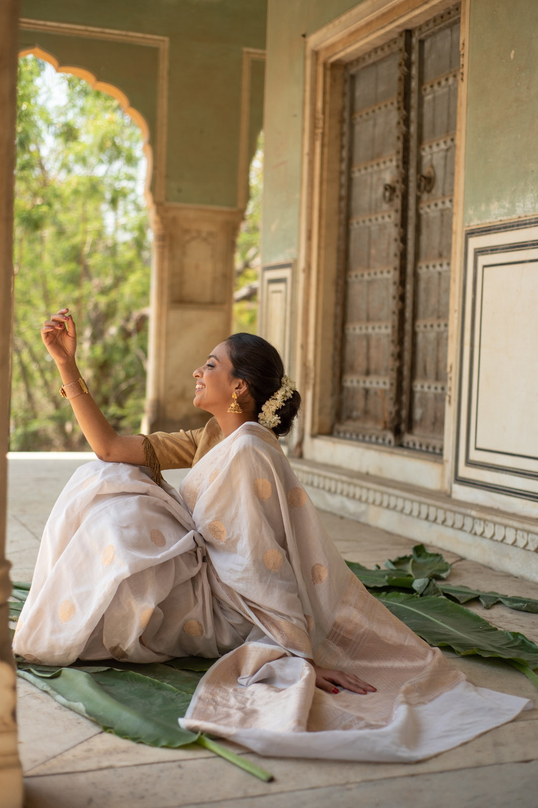 Rena Ivory- Ivory Banarasi Silk Tissue Saree