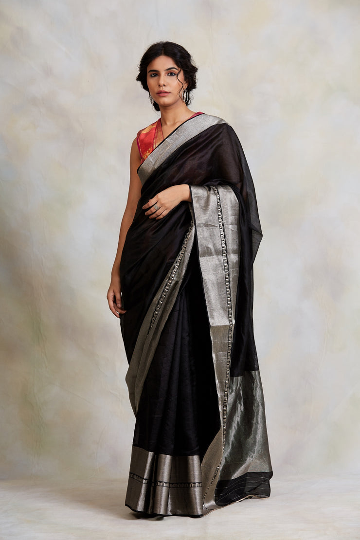 Linen Saree with Silver zari border - Rapurnas